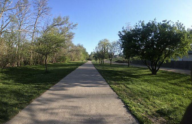 Field Club Trail